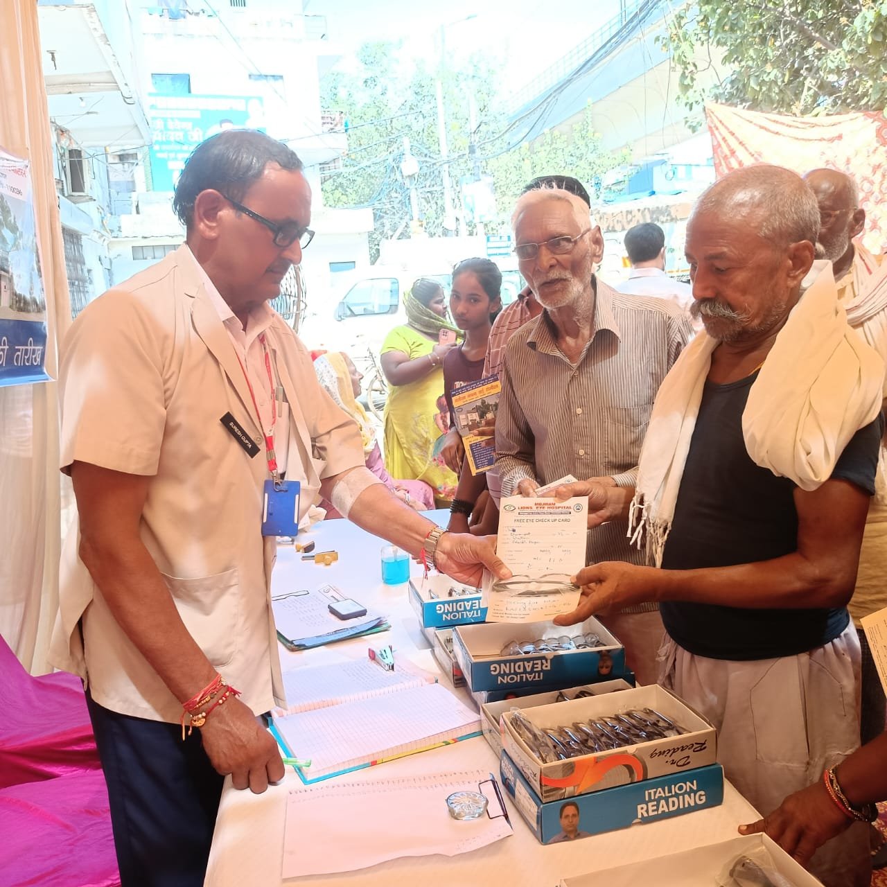 Free Eye Camp Serves Over 200 Residents in Pitampura, Promotes Vision and Health Awareness